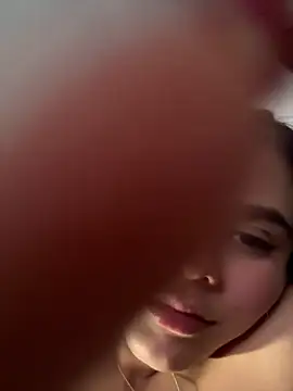 lucyrain_18's cam snapshot