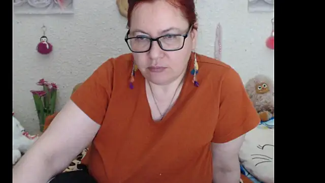 PlayfullMature live sex cam