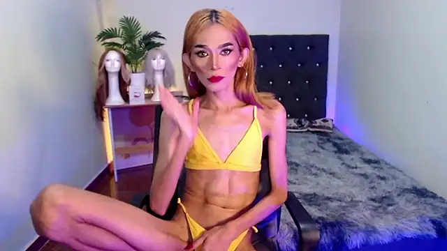 itsmeMonicaloove69 live sex cam