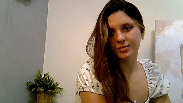 KiraHoney live sex cam