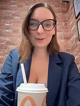 The_Snowwhitee live sex cam