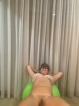 massagistahotbrunette's cam snapshot