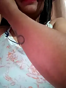 Love-pari09's cam snapshot