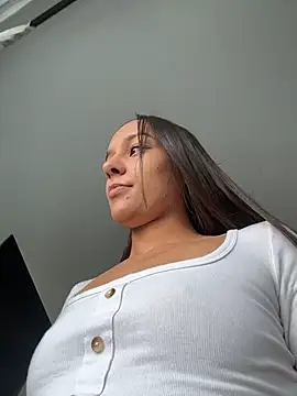 Brunettecollins05 live sex cam