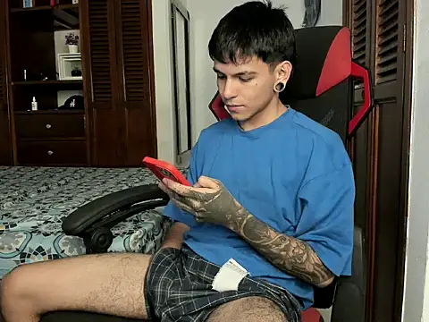 Austin_falcon's cam snapshot