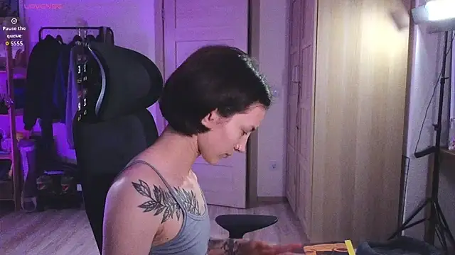 Space_X_Roxy_'s cam snapshot