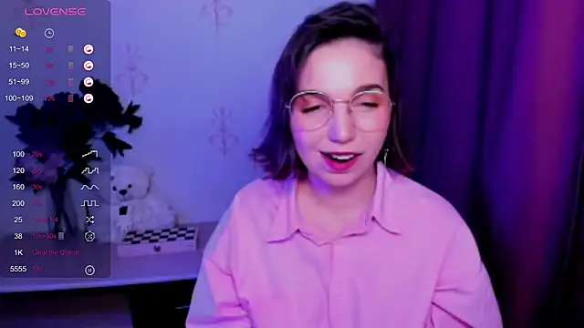 KindHazelHere_ live sex cam