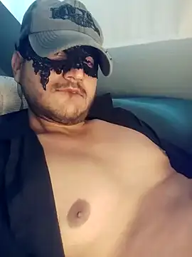 HORNY_SHAVED_GUY's cam snapshot