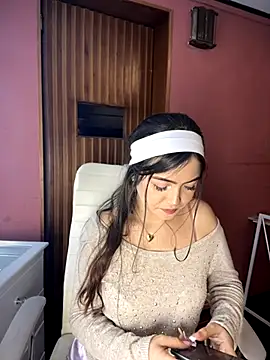 KyliePinkk_'s cam snapshot