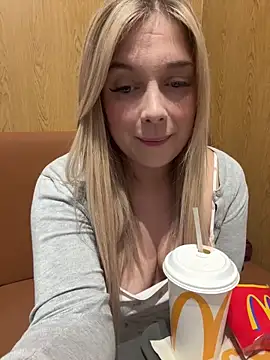 CherryAuroraa live sex cam