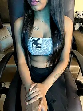 its_ur_flora's cam snapshot