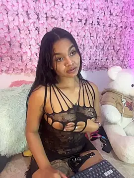 Lynda_Bonnie's cam snapshot