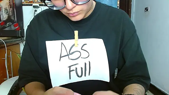 SLUT_MESSY_DIRTY's cam snapshot