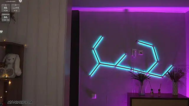 ManiFreyja's cam snapshot