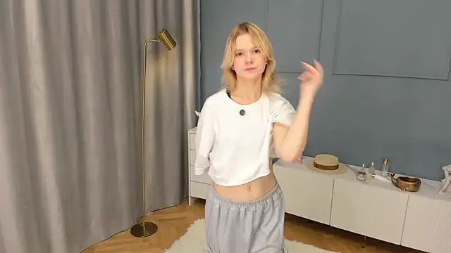 PhillisEsplin's cam snapshot