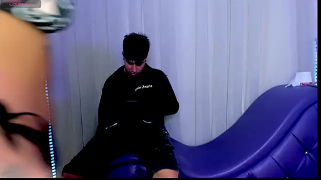 Yourslust_'s cam snapshot