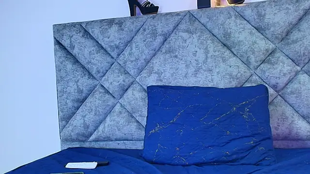 Shantey_Laurent's cam snapshot