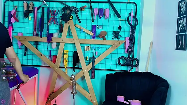 Mrmia_bdsm_extreme's cam snapshot