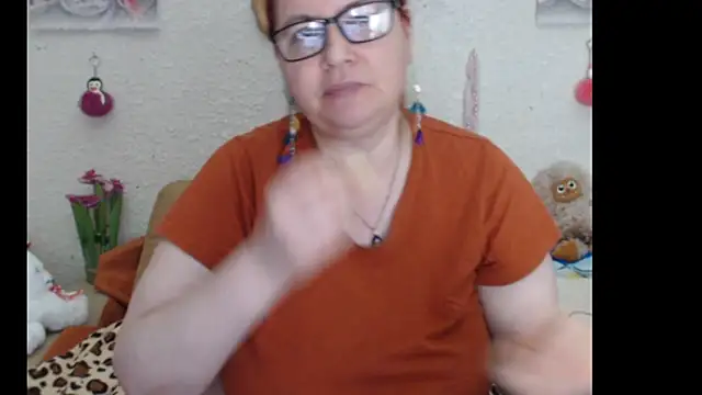 PlayfullMature's cam snapshot