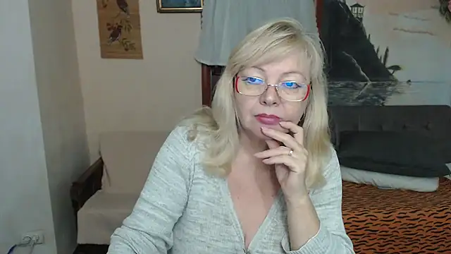 EvelynLoveShy's cam snapshot