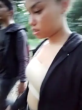 ChloeRaviss live sex cam