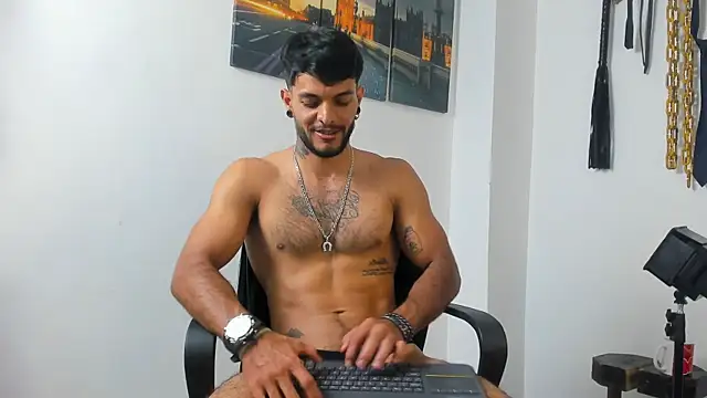 JuanBlade live sex cam