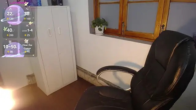 alexia_james_'s cam snapshot