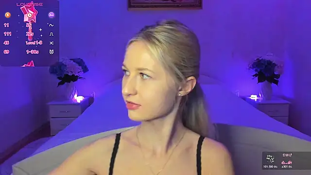 Julie_Blaze's cam snapshot