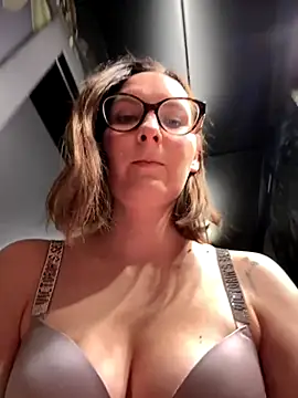 The_Snowwhitee's cam snapshot