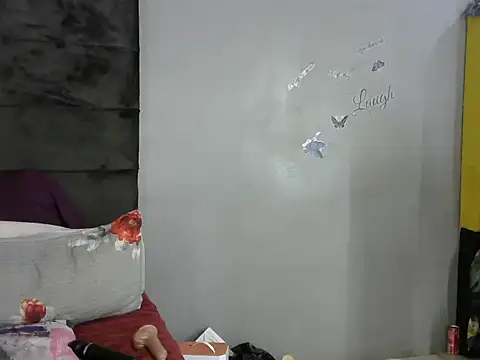 WILD_KITTYxXxX's cam snapshot