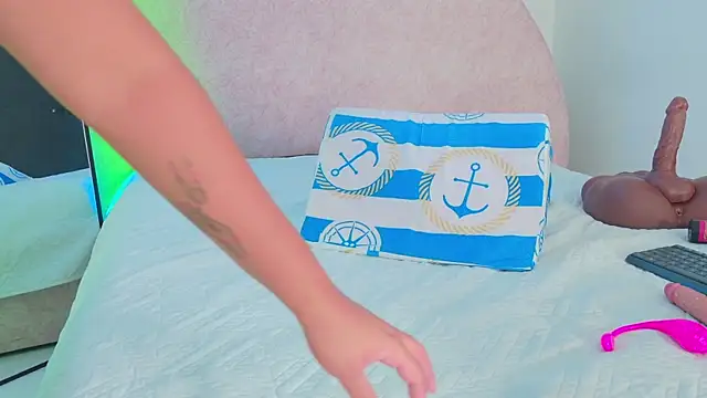 sh_malala's cam snapshot