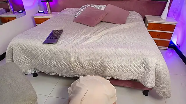 EmylyTaylor_FG's cam snapshot