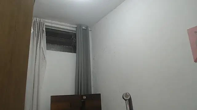 isanhaiaka live sex cam