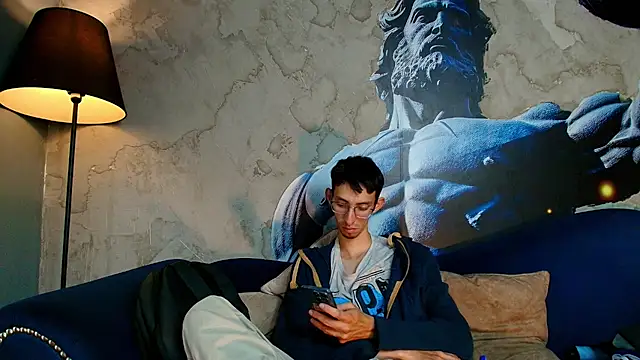 ZyroNight live sex cam