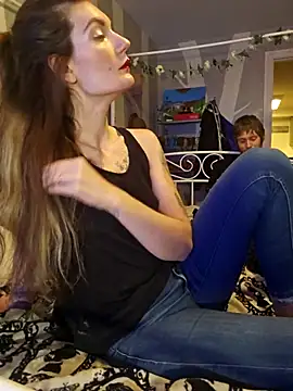 YourFavCanadianMILF's cam snapshot