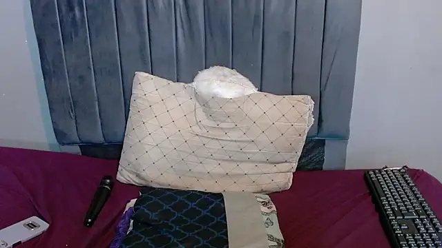 ChubbyBuddyxXx's cam snapshot