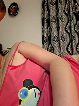 Ariana381's cam snapshot