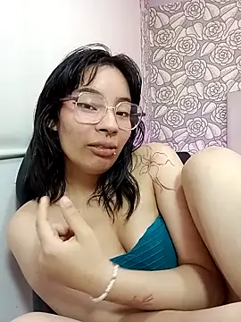 strawberry_tay1's cam snapshot