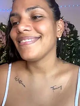 ArielleMillerr-'s cam snapshot