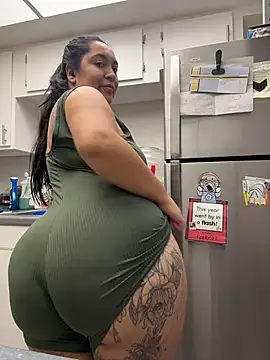 latina_curvy22 live sex cam