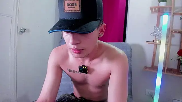 latiin_boy21's cam snapshot