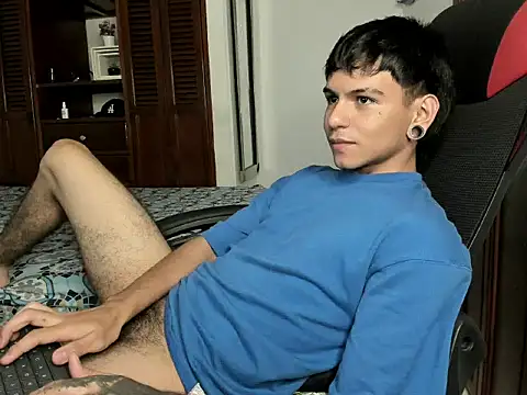 Austin_falcon's cam snapshot