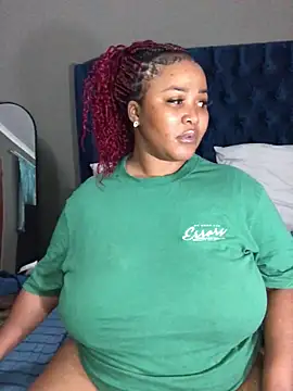 SultryBusty's cam snapshot