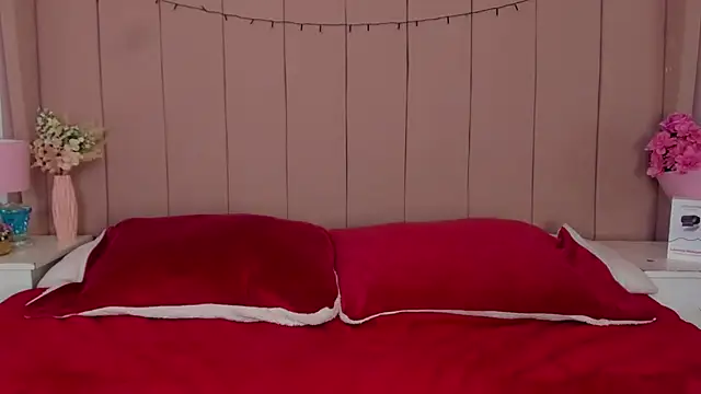 MollyBigBoobs12's cam snapshot