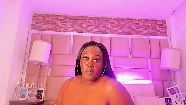 ShaniaBrownn's cam snapshot