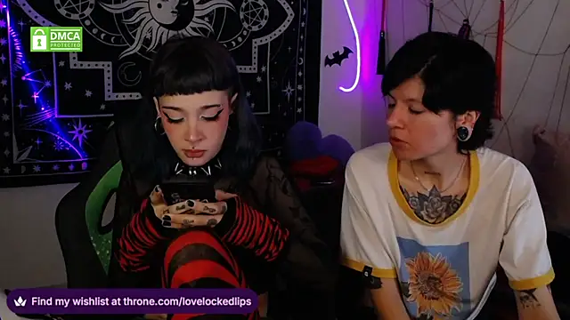 lovelockedlips's cam snapshot