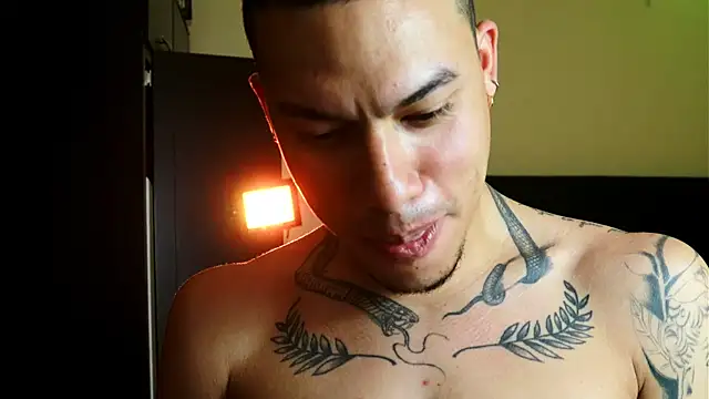 AlphaMasterXxx's cam snapshot