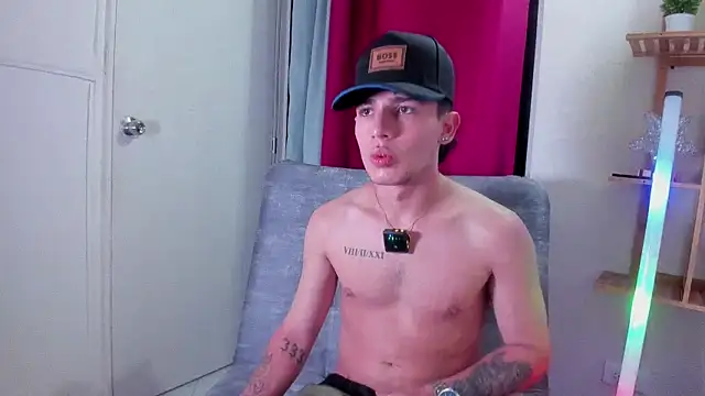 latiin_boy21's cam snapshot