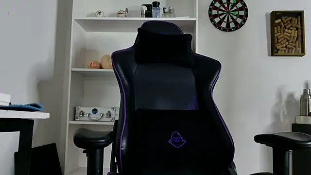 aaronlegend_'s cam snapshot