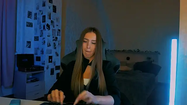 yourrdanceteacher's cam snapshot